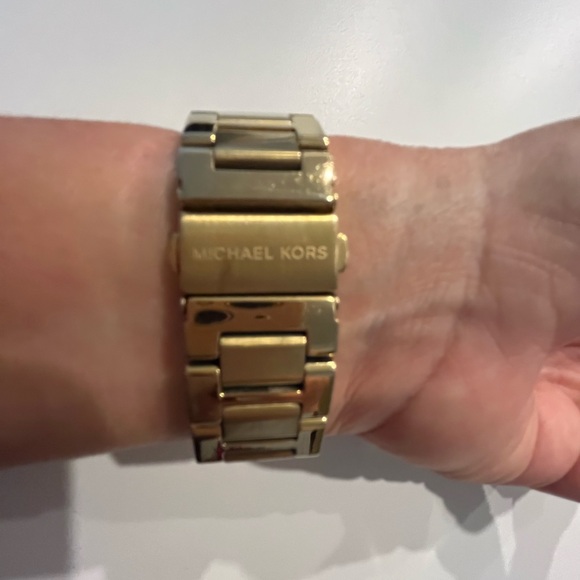 Michaels Kors Watch - Picture 4 of 4
